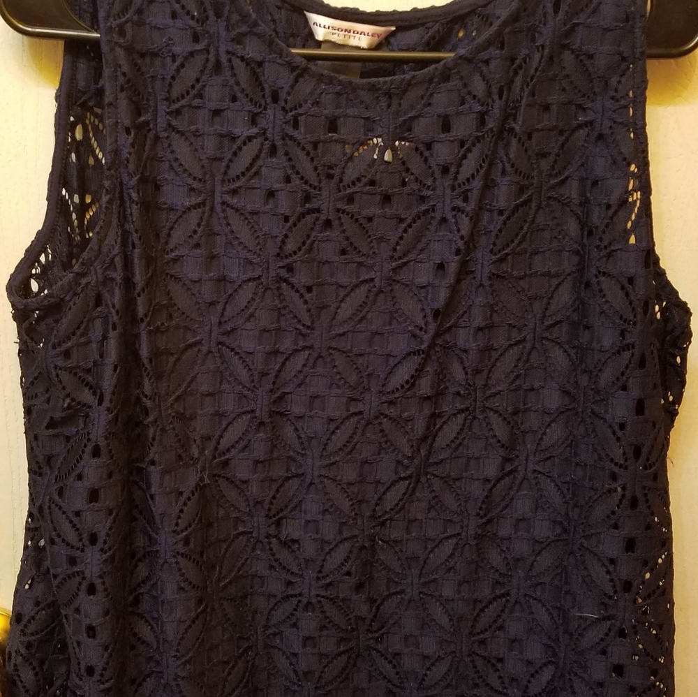 ❤💖Allison Daley Really pretty navy blue two Tops in
